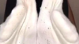 Amateur Foot Fetish Girlfriend Sucks and gives a Footjob