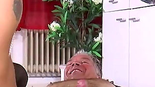 Hot fuck in the kitchen with hot chick and huge cock