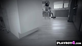 Amazing black girl posed totally naked