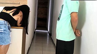 Arrisquei sexo com o amigo do meu marido enquanto ele