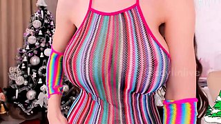 Big boob brunette masturbates on webcam