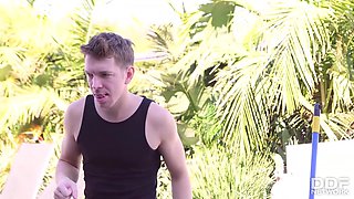 Seduces The Pool Guy - Markus Dupree And Abella Danger