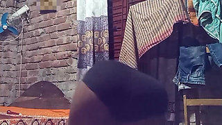 Hot Bhojpuri Strip Dance in Saree Desi Girl Slow Seduction