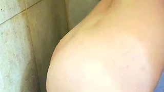 Amateur teen loves toys in her ass