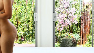 Extreme amateur pov blowjob with brunette babe