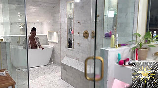 Sultry Soak: Giana's Naughty Bath Tease