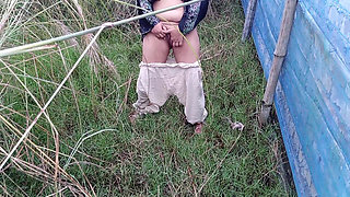 Housewife and Driver Outdoor Sex Video. Driver and Housewife