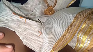 Married Women Office Romance with Malayala Saree