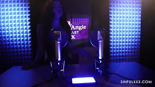 Olivia Nicole, Olivia Sparkle And Stanley Johnson - Nicole, Olivia And Stanley Having Fun After Work For