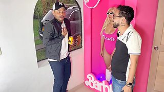 Jenifer Play's Colombian Barbie Surrenders to Rich Man's Passion