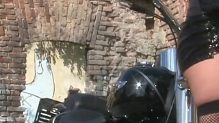 Adorable brunette likes showing her sexy body