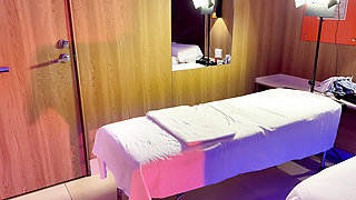 Massage with Happy Ending by a Hot MILF Leyne Rodriguez - Tantaly Sex Doll