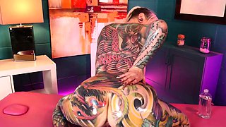 Piggy Mouth spreads her ass and covers herself in oil