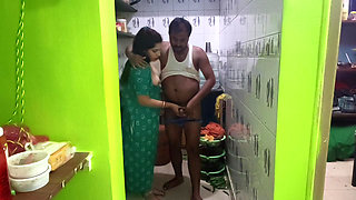 I Fuck My Bhabhi In Kichen Room When She is Cooking