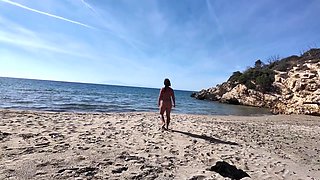 Curvy Stranger Nudist And On The Beach. Funny Dildo! Bye Bye!