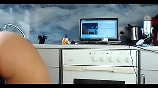 Hot Sexydea Flashing Ass on Live Webcam