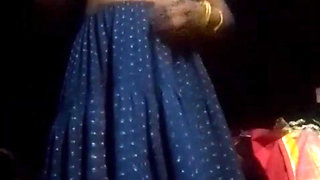 Bhabhi Is Showing Her Breasts, Pussy Juice Was Coming Out After Inserting Finger