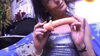 She Is Mature German Slut Who Got Fingered