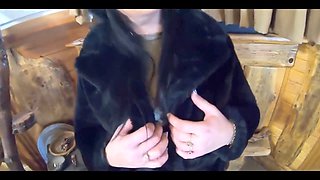 Deepthroat delight in a fur coat and shiny boots