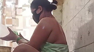 Sex Bhabhi with Bathroom Open Video