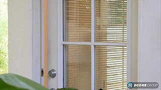 Maya Luna & her anal toys