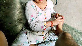 Desi stepmom Annuakhil gives her stepson a blowjob in the kitchen
