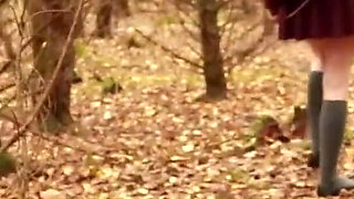 British 18-year-old in uniform uses she wee to piss outside