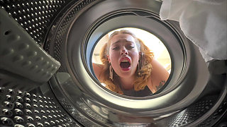 Destroying Her Pussy While She Was in the Washing Machine