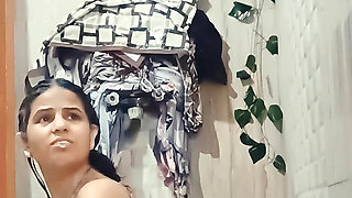 Stepsister Shower Surprise Woman Shows Her Body