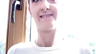 Unapproachable lass's blowjob action