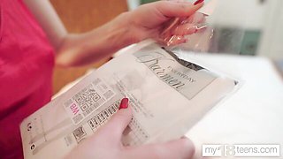 Sensuous dream girl at free solo video porn