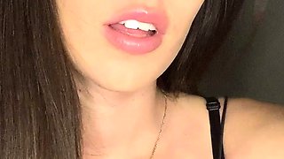 Brunette Solo Webcam Masturbation
