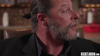 Big butt Penelope Woods served horny dinner