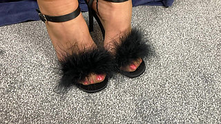 Mrs Mature Feet Showing You All a Clean Pair of Heels