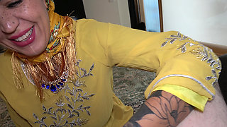 Homemade Sex with Big Ass Muslim Arab Stepmom in Hijab