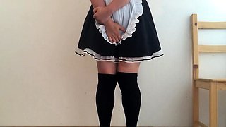 Cosplay Japanese Maid Pees in HD Homemade Video