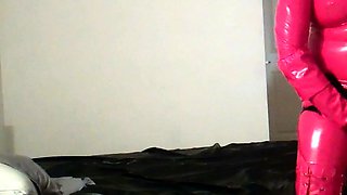 Webcam skinny brunette plays her squirt pussy