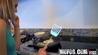 Mofos - i know that female - bday breakfast in bed starring Jonni Hennessy