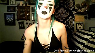 Petite small tit babe with perfect pussy masturbates