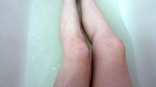 I'm Taking a Bath in My Bathtub