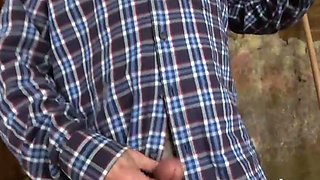 Gunther Likes Them BIG And Innocent At GrandParentsX