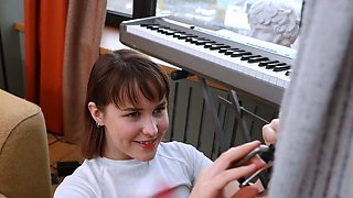 A spectacular teen hoe learns music with a steaming porn sou