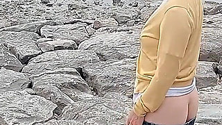 Outdoor Exposure in Ultra-low-rise Jeans