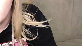 Brunette Tranny jerking in hard dick in solo Webcam