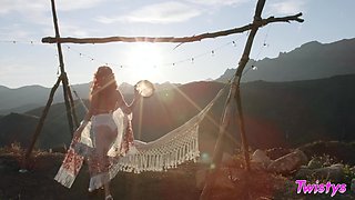 Lacy Lennon's Bedroom Solo in a Red-Hot Display