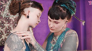 Alternative Lesbians FIRST TIME Fucking