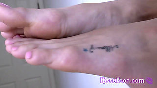 Hot geek April O'Neil foot fetish