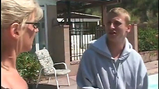 Pool boy gets a nice cock sucking by the slutty blonde outdoors