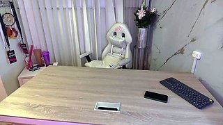 Fit solo guy jerks off in webcam show