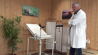 Vicky Pussy Whipping 35234